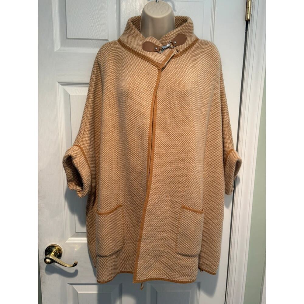 Rachel Zoe Knit Cape Poncho One Size Camel Cream Toggle Closure Boho Chic
